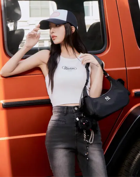 JuzBeauty_JuzBeautyMalaysia_JuzPretty_Authentic_Kbeauty_Malaysia_Skin_Care_Cosmetics_K-beauty_Health_Care_korean_streetwear_MLB 3ABQM044N Cargo Bag 腋下包5