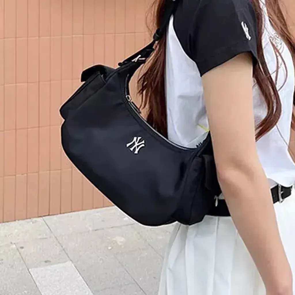 JuzBeauty_JuzBeautyMalaysia_JuzPretty_Authentic_Kbeauty_Malaysia_Skin_Care_Cosmetics_K-beauty_Health_Care_korean_streetwear_MLB 3ABQM044N Cargo Bag 腋下包7