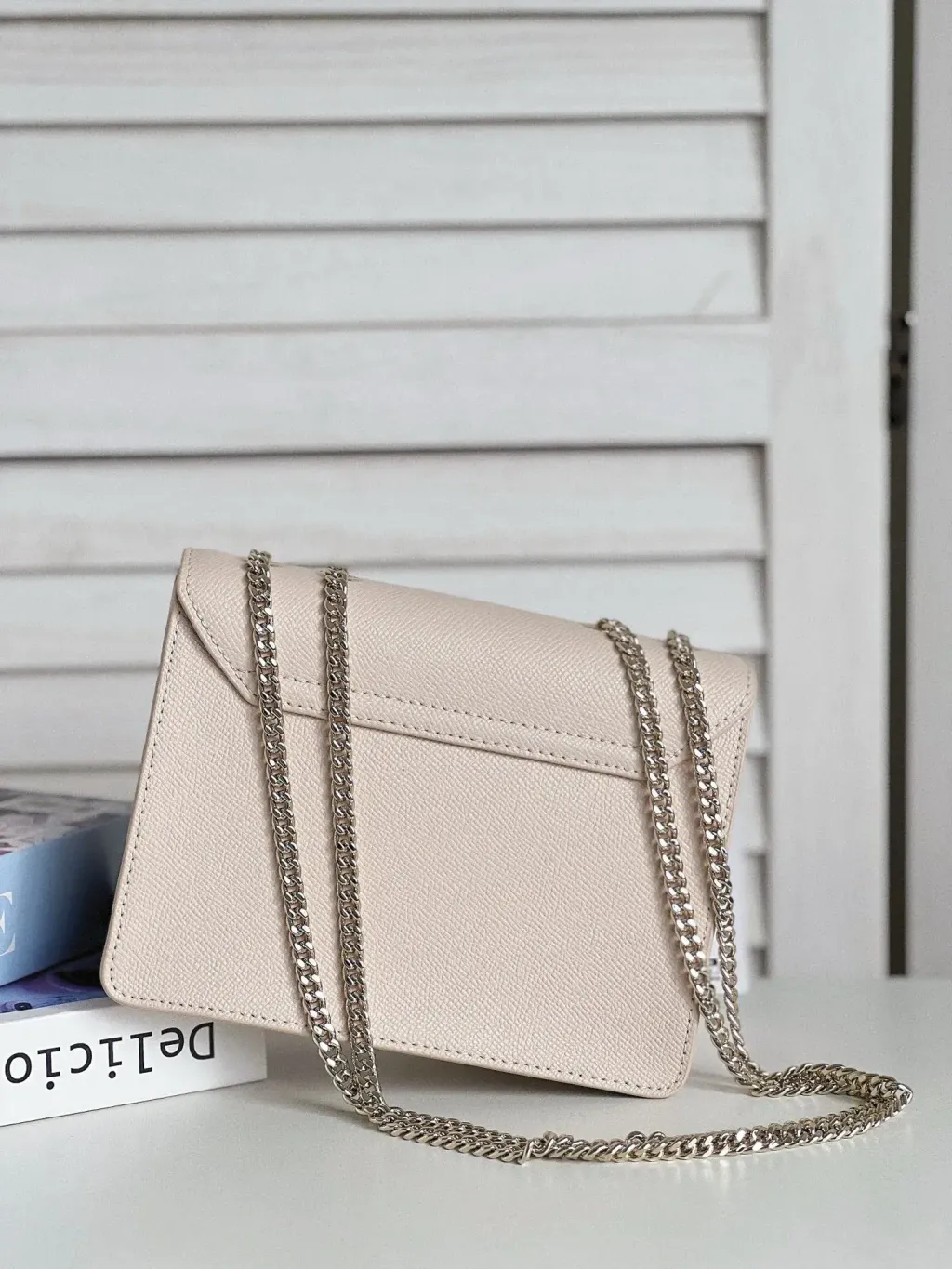 JuzBeauty_JuzBeautyMalaysia_JuzPretty_Authentic_Kbeauty_Malaysia_Skin_Care_Cosmetics_K-beauty_Health_Care_korean_streetwear_FURLA Mini Bella Leather Crossbody Bag Lightpink 链条小方包7