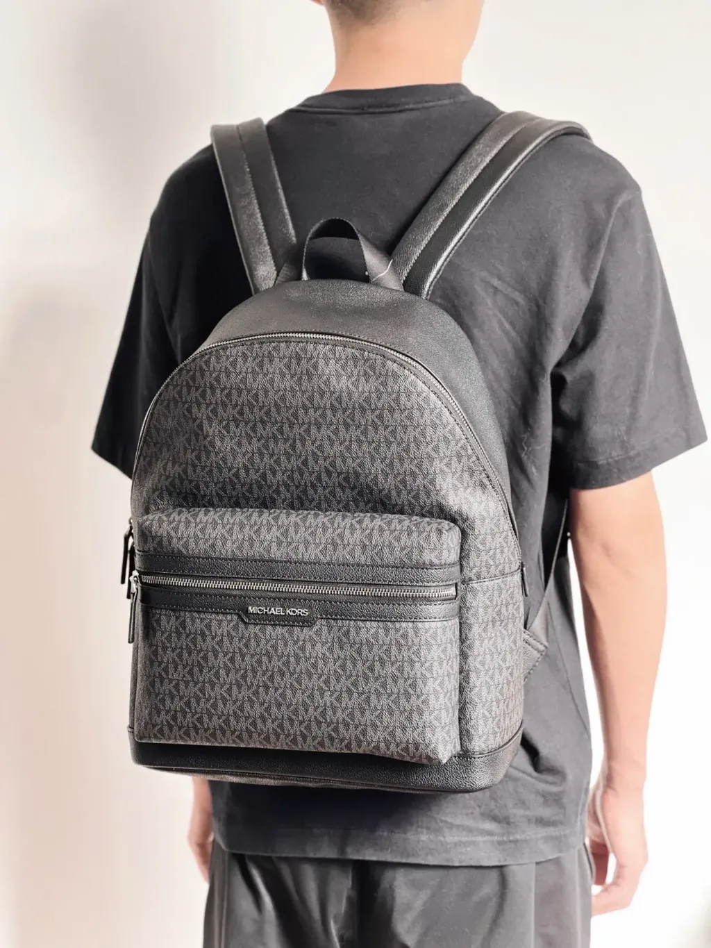 JuzBeauty_JuzBeautyMalaysia_JuzPretty_Authentic_Kbeauty_Malaysia_Skin_Care_Cosmetics_K-beauty_Health_Care_korean_streetwear_MICHAEL KORS 37R5LCOB2B Cooper Leather Signature Logo Backpack 男款背包5