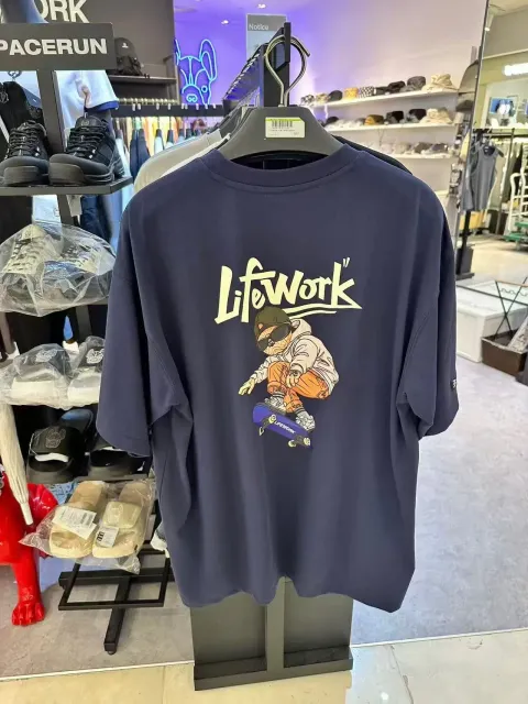 JuzBeauty-JuzBeautyMalaysia-JuzPretty-Authentic-Kbeauty-Malaysia-Skin-Care-Cosmetics-K-beauty-Health-Care-LIFEWORK Clover Board Hip Dog Short Sleeve T-shirt Tee LW262TS453 上衣2