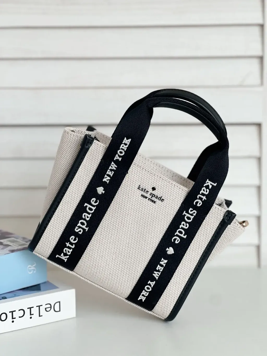 JuzBeauty_JuzBeautyMalaysia_JuzPretty_Authentic_Kbeauty_Malaysia_Skin_Care_Cosmetics_K-beauty_Health_Care_korean_streetwear_KATE SPADE KL062 Kip Canvas Mini Tote In Black 托特包8.jpg