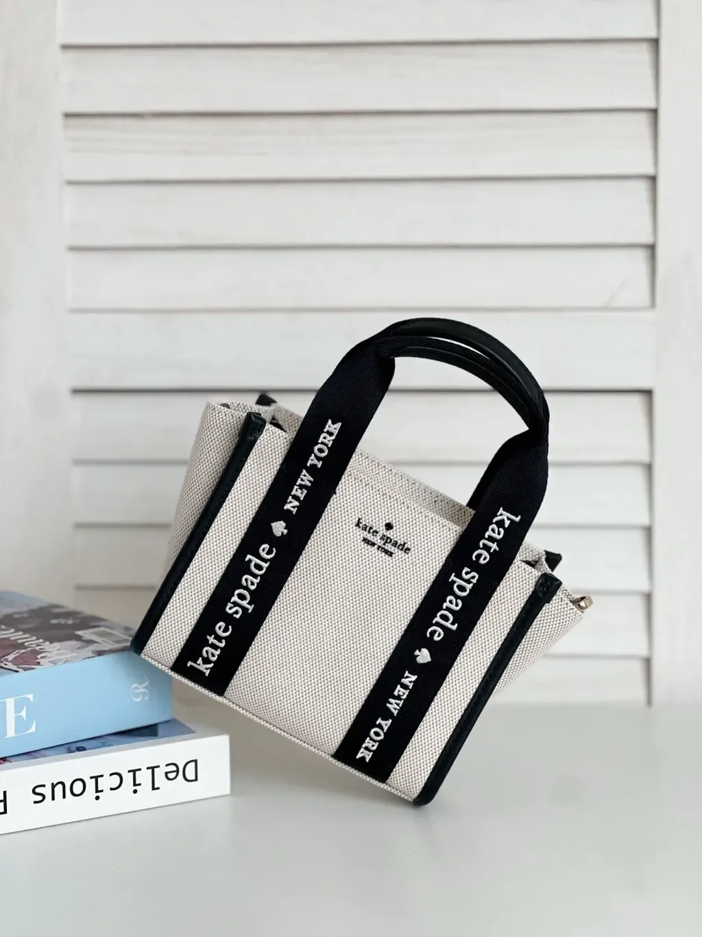 JuzBeauty_JuzBeautyMalaysia_JuzPretty_Authentic_Kbeauty_Malaysia_Skin_Care_Cosmetics_K-beauty_Health_Care_korean_streetwear_KATE SPADE KL062 Kip Canvas Mini Tote In Black 托特包6.jpg