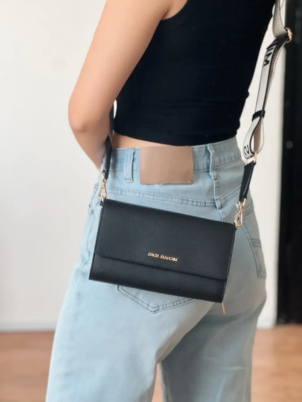 JuzBeauty_JuzBeautyMalaysia_JuzPretty_Authentic_Kbeauty_Malaysia_Skin_Care_Cosmetics_K-beauty_Health_Care_korean_streetwear_MICHAEL KORS 35F2GTTC8L Jet Set Large Leather Crossbody Bag in black 斜挎包7.jpg