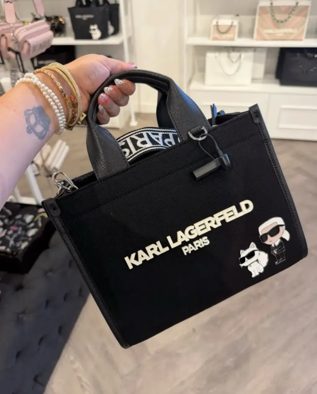 JuzBeauty_JuzBeautyMalaysia_JuzPretty_Authentic_Kbeauty_Malaysia_Skin_Care_Cosmetics_K-beauty_Health_Care_korean_streetwear_KARL LAGERFELD L6ADH3EP Kristina Small Crossbody Canvas 斜挎包8.jpg
