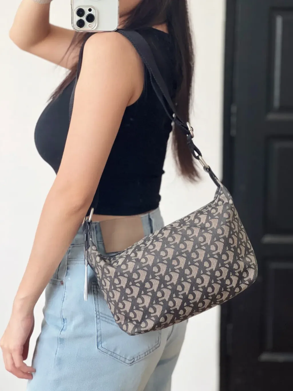 JuzBeauty_JuzBeautyMalaysia_JuzPretty_Authentic_Kbeauty_Malaysia_Skin_Care_Cosmetics_K-beauty_Health_Care_korean_streetwear_CALVIN KLEIN SP40618019 Monogram Crossbody 斜挎包3