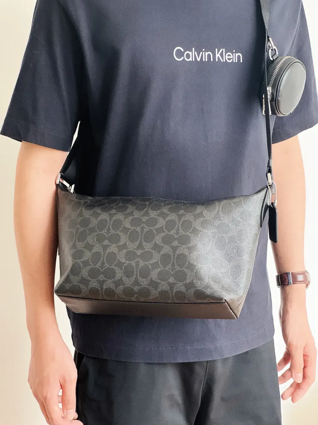 JuzBeauty_JuzBeautyMalaysia_JuzPretty_Authentic_Kbeauty_Malaysia_Skin_Care_Cosmetics_K-beauty_Health_Care_korean_streetwear_COACH CCG21 Small Finn Crossbody Bag With Pouch In Black Signature Canvas 斜挎包6.jpg