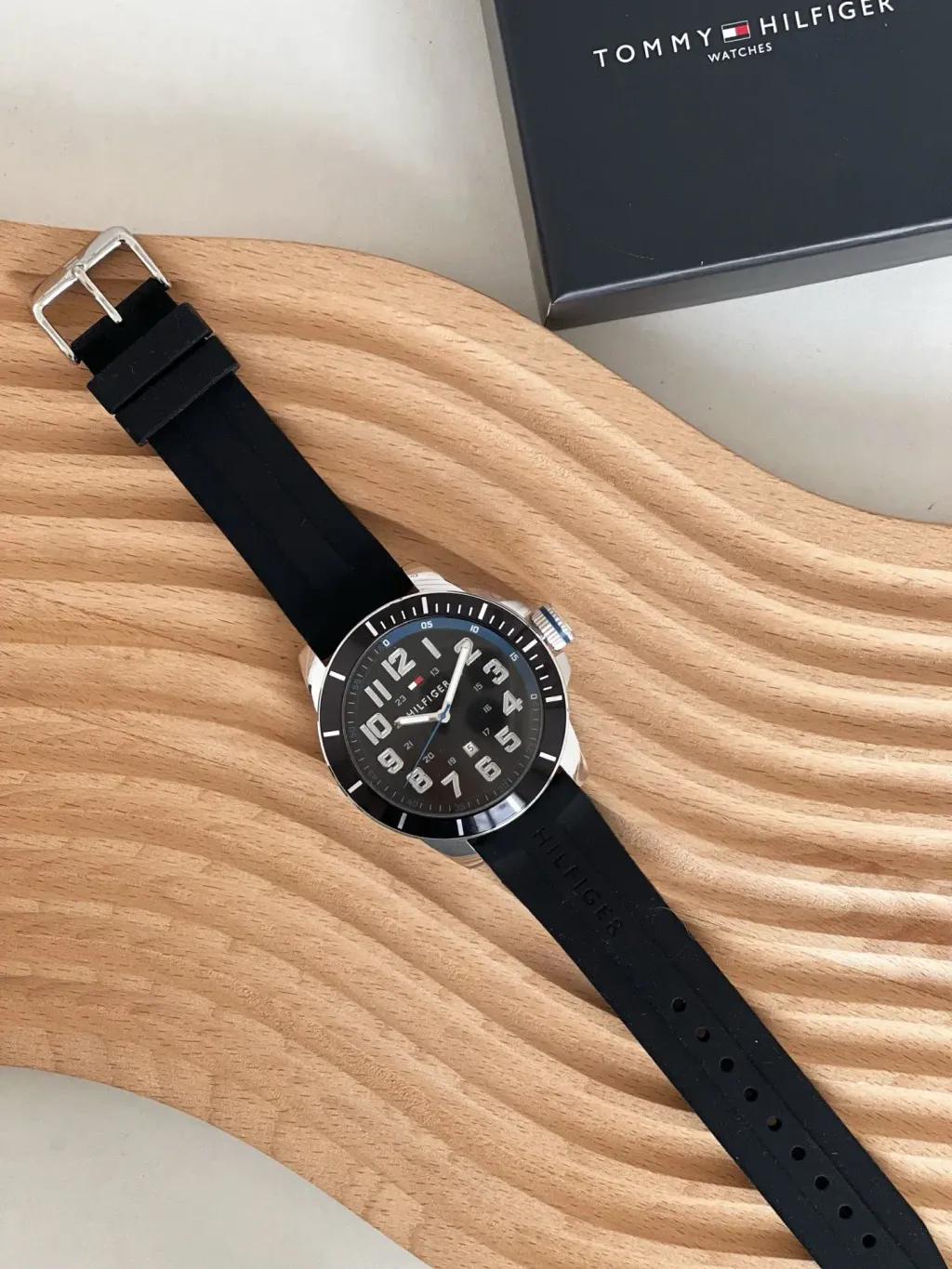 JuzBeauty_JuzBeautyMalaysia_JuzPretty_Authentic_Kbeauty_Malaysia_Skin_Care_Cosmetics_K-beauty_Health_Care_korean_streetwear_TOMMY HILFIGER 179172 Men's Watch 48mm 男款手表5.jpg