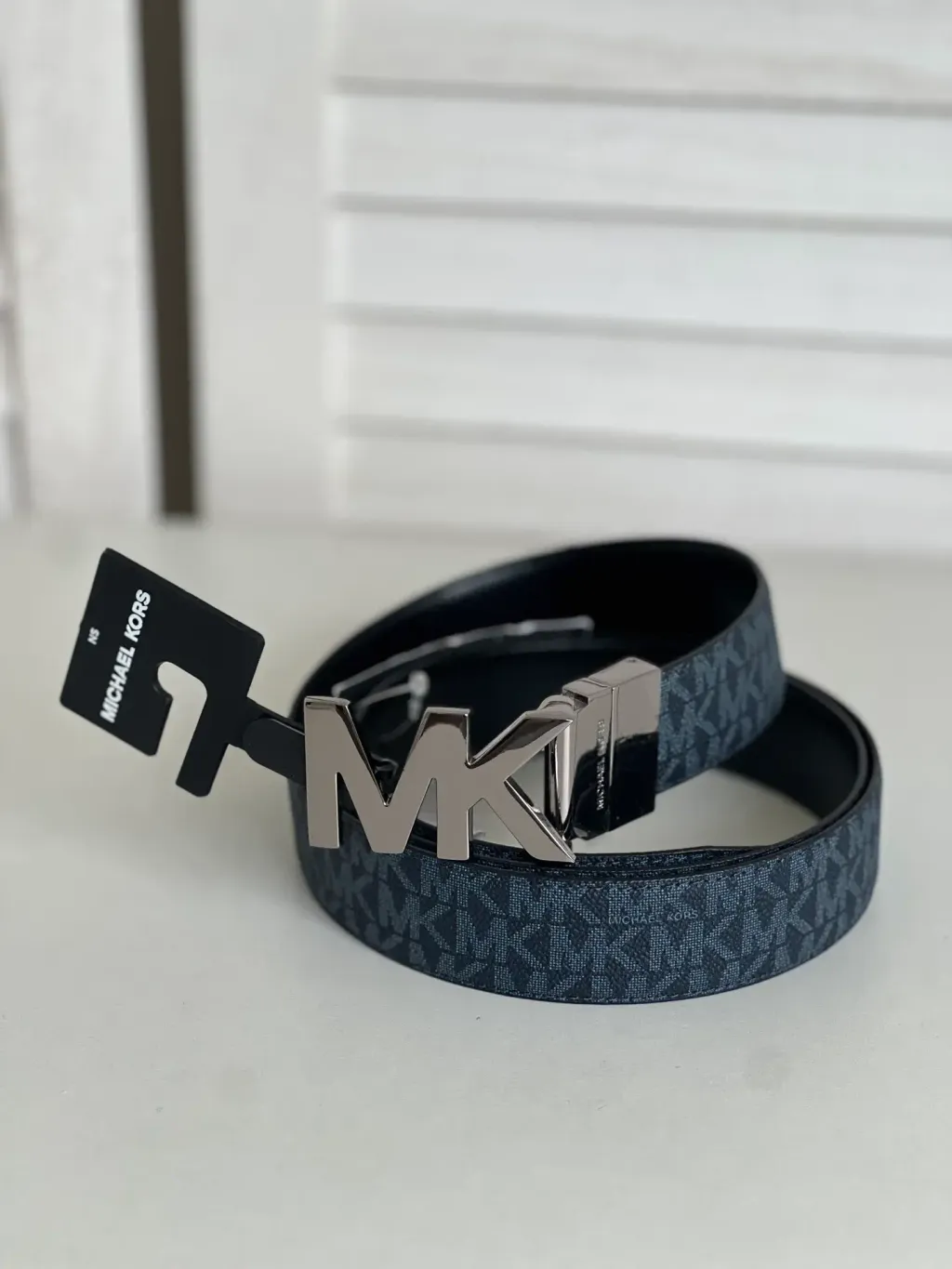 JuzBeauty_JuzBeautyMalaysia_JuzPretty_Authentic_Kbeauty_Malaysia_Skin_Care_Cosmetics_K-beauty_Health_Care_korean_streetwear_MICHAEL KORS 36S1LBLY1B Reversible Jet Set Belt 34Mm In Blue 男款腰带2.jpg