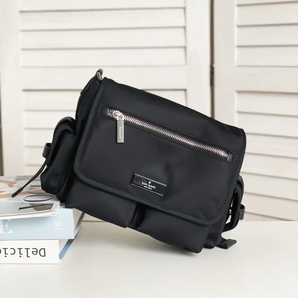 JuzBeauty_JuzBeautyMalaysia_JuzPretty_Authentic_Kbeauty_Malaysia_Skin_Care_Cosmetics_K-beauty_Health_Care_korean_streetwear_KATE SPADE KN672 Carter Ksnyl Cargo Messenger Bag Black 斜挎包8
