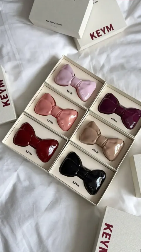 JuzBeauty_JuzBeautyMalaysia_JuzPretty_Authentic_Kbeauty_Malaysia_Skin_Care_Cosmetics_K-beauty_Health_Care_korean_streetwear_KEYM Lip Glow Bow 蝴蝶结水光唇釉吊饰1