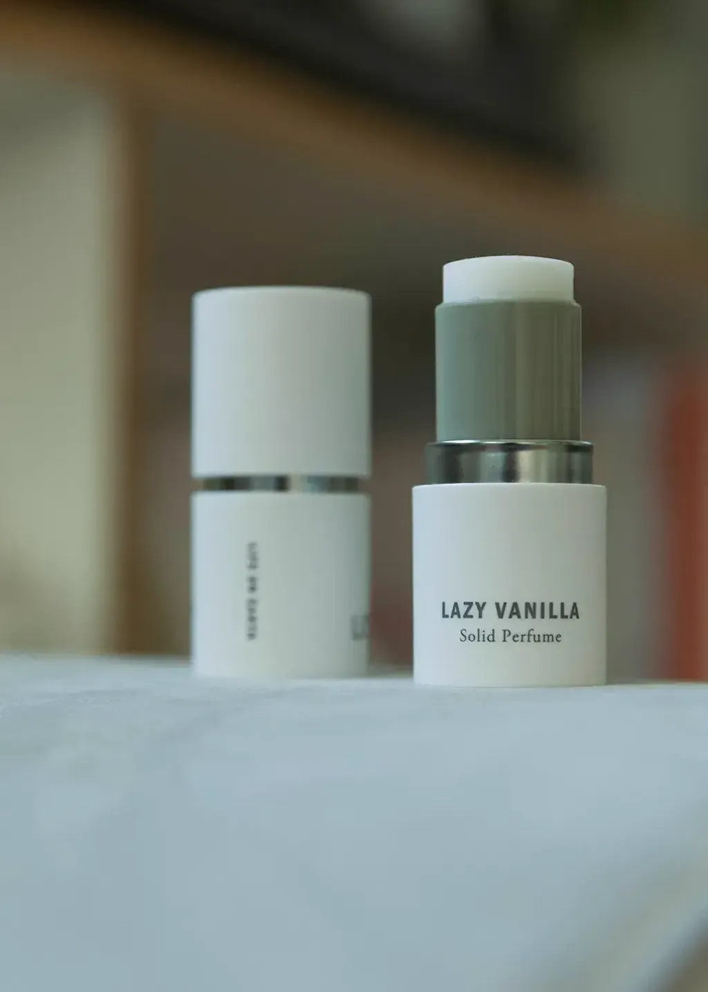 JuzBeauty_JuzBeautyMalaysia_JuzPretty_Authentic_Kbeauty_Malaysia_Skin_Care_Cosmetics_K-beauty_Health_Care_korean_streetwear_LOE Solid Perfume Stick 固体香膏6