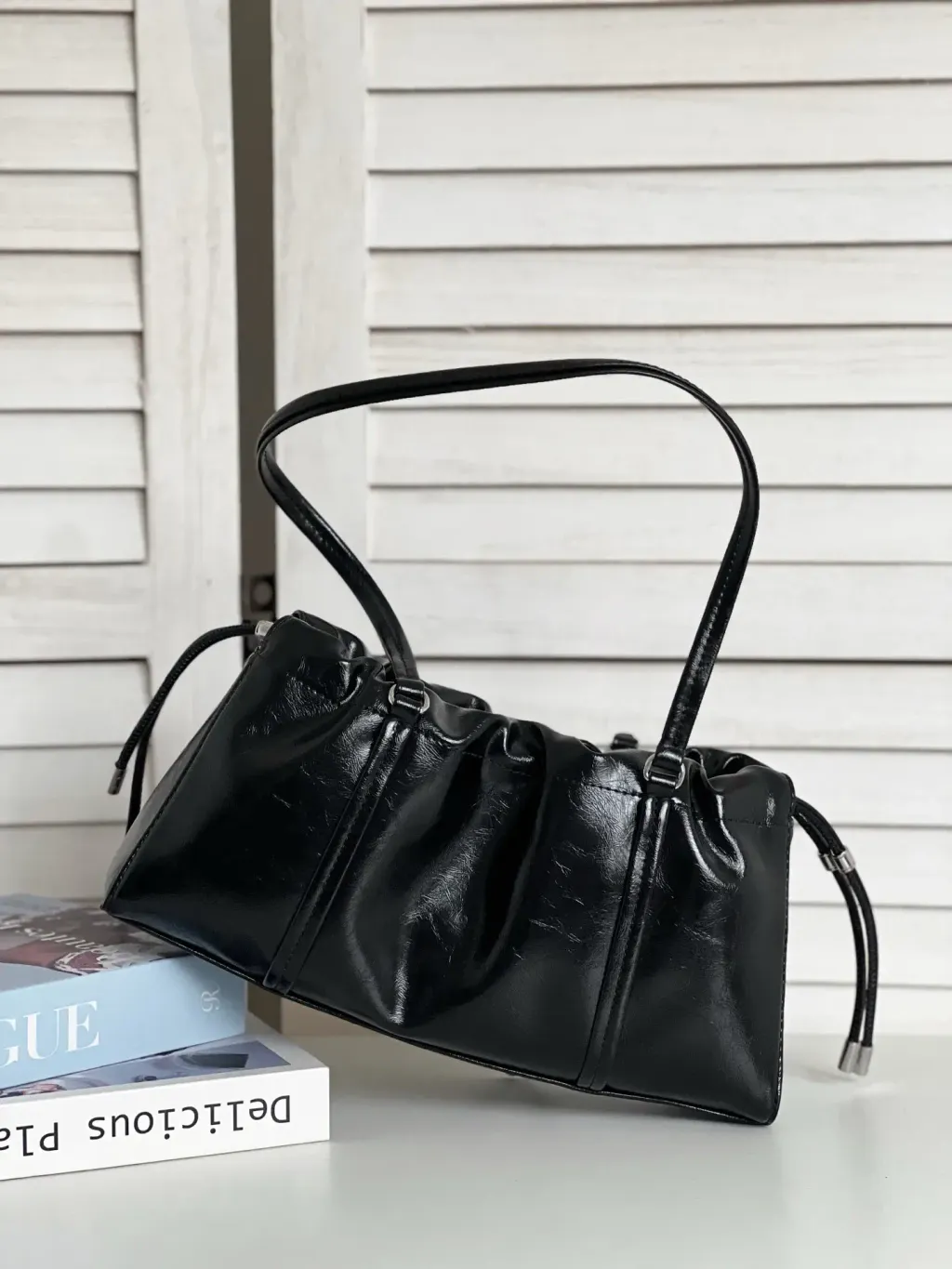 JuzBeauty_JuzBeautyMalaysia_JuzPretty_Authentic_Kbeauty_Malaysia_Skin_Care_Cosmetics_K-beauty_Health_Care_korean_streetwear_MICHAEL KORS 35T6SMTL6U Matilda Small Cinched Shoulder Bag in Black 单肩包6