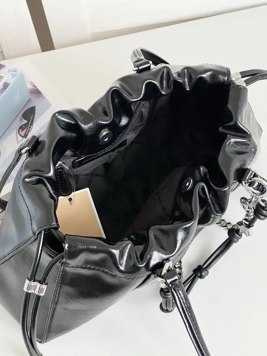 JuzBeauty_JuzBeautyMalaysia_JuzPretty_Authentic_Kbeauty_Malaysia_Skin_Care_Cosmetics_K-beauty_Health_Care_korean_streetwear_MICHAEL KORS 35T6SMTL6U Matilda Small Cinched Shoulder Bag in Black 单肩包5