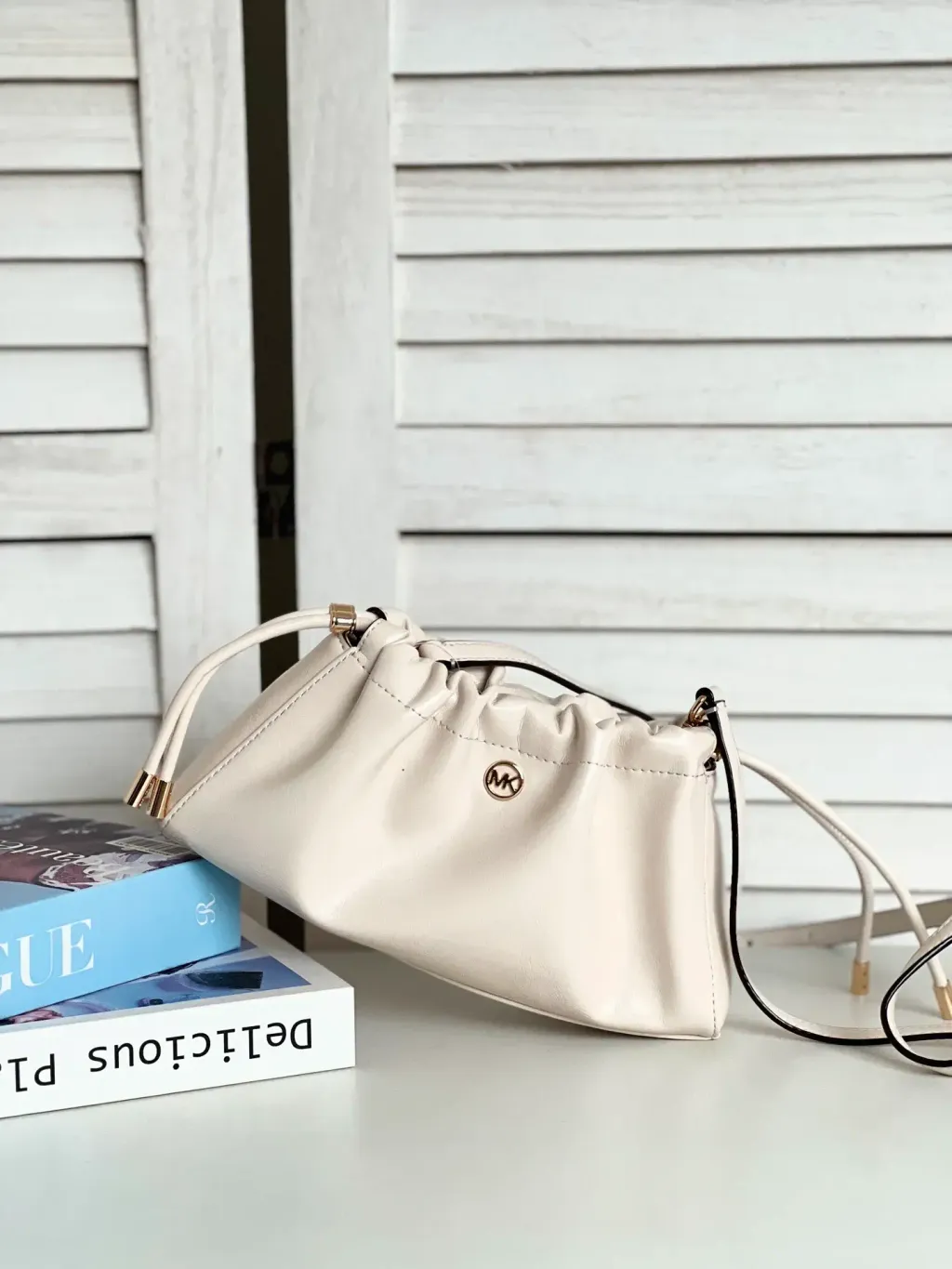 JuzBeauty_JuzBeautyMalaysia_JuzPretty_Authentic_Kbeauty_Malaysia_Skin_Care_Cosmetics_K-beauty_Health_Care_korean_streetwear_MICHAEL KORS 35T6GMTC5U Matilda Small Crossbody in Cream 斜挎包4
