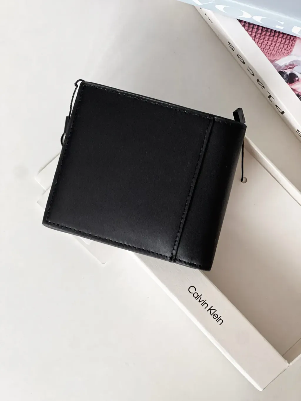 JuzBeauty_JuzBeautyMalaysia_JuzPretty_Authentic_Kbeauty_Malaysia_Skin_Care_Cosmetics_K-beauty_Health_Care_korean_streetwear_CALVIN KLEIN 4300144136 Men Wallet Boxed in Black 男款钱包1