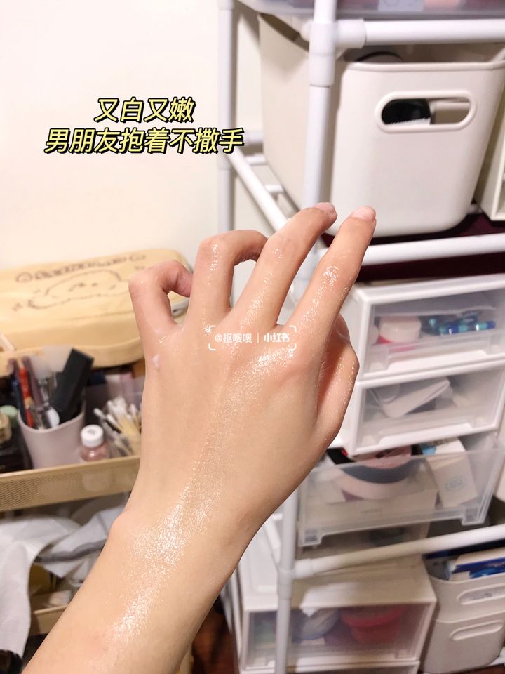 JuzBeauty_JuzBeautyMalaysia_JuzPretty_Authentic_Kbeauty_Malaysia_Jbeauty_RNW_DER_CARE_Niacinamide_Moisturizing_Tender_Hand_Mask_ (6).jpg