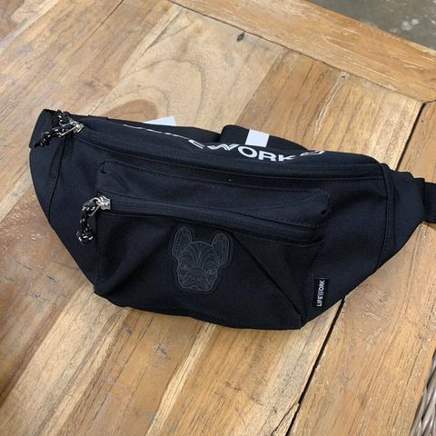 JuzBeauty_JuzBeautyMalaysia_JuzPretty_Authentic_Kbeauty_Malaysia_Skin_Care_Cosmetics_Jbeauty_Australia_Health_Care_LifeWork Zip Closure Patch Accent Hipsack 9