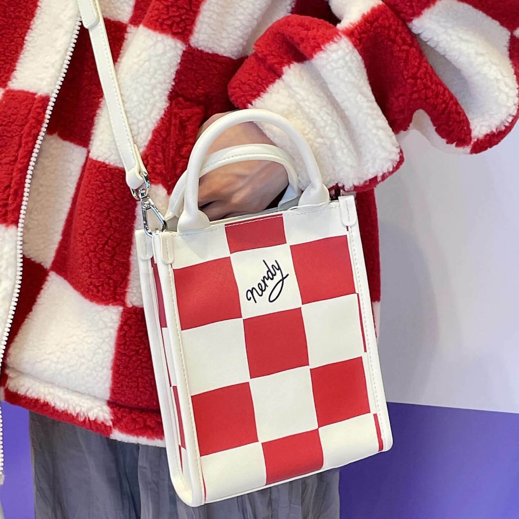 JuzBeauty_JuzBeautyMalaysia_JuzPretty_Authentic_Kbeauty_Malaysia_Skin_Care_Cosmetics_Jbeauty_Australia_Health_Care_Nerdy Checkerboard Two-way Crossbody Bag2