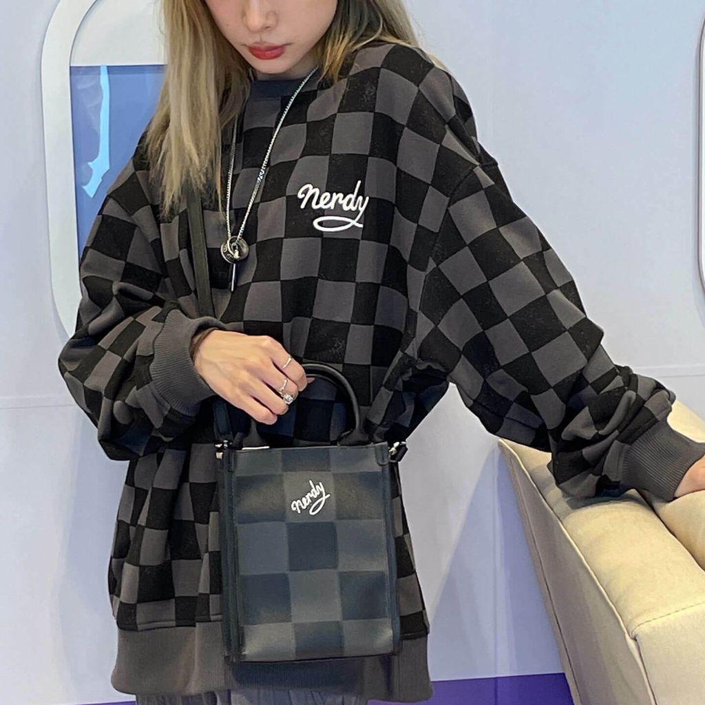 JuzBeauty_JuzBeautyMalaysia_JuzPretty_Authentic_Kbeauty_Malaysia_Skin_Care_Cosmetics_Jbeauty_Australia_Health_Care_Nerdy Checkerboard Two-way Crossbody Bag4