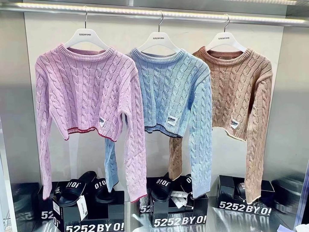 JuzBeauty_JuzBeautyMalaysia_JuzPretty_Authentic_Kbeauty_Malaysia_Skin_Care_Cosmetics_Jbeauty_Australia_Health_Care_korean_streetwear_OiOi Cable Crop Sweater 52BHFWCKN0912