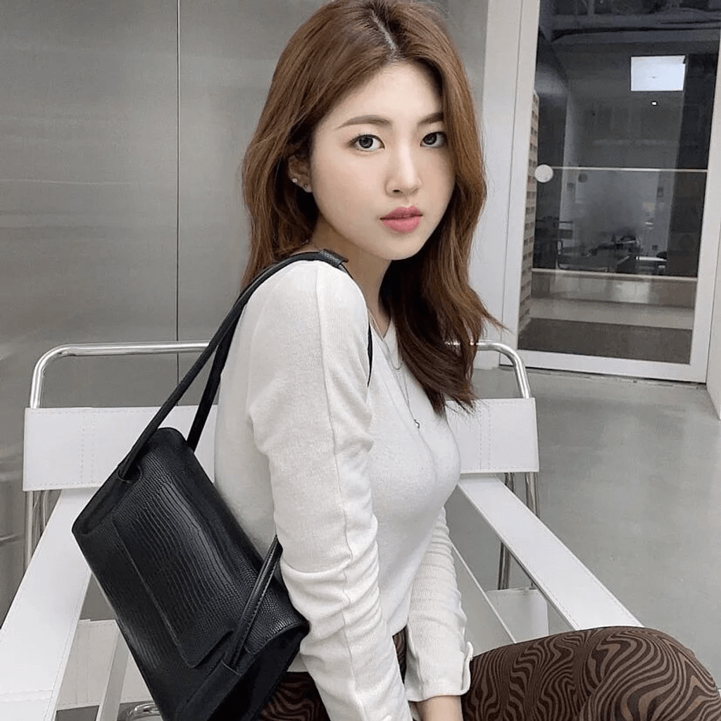 JuzBeauty_JuzBeautyMalaysia_JuzPretty_Authentic_Kbeauty_Malaysia_Skin_Care_Cosmetics_Jbeauty_Australia_Health_Care_korean_streetwear_FIND KAPOOR Marty Bag 26 3