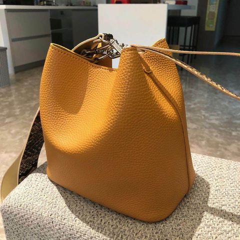 JuzBeauty_JuzBeautyMalaysia_JuzPretty_Authentic_Kbeauty_Malaysia_Skin_Care_Cosmetics_Jbeauty_Australia_Health_Care_korean_streetwear_FIND KAPOOR Pingo Bag 20 Basic Set Hyuna Line Leopard Lettering 2