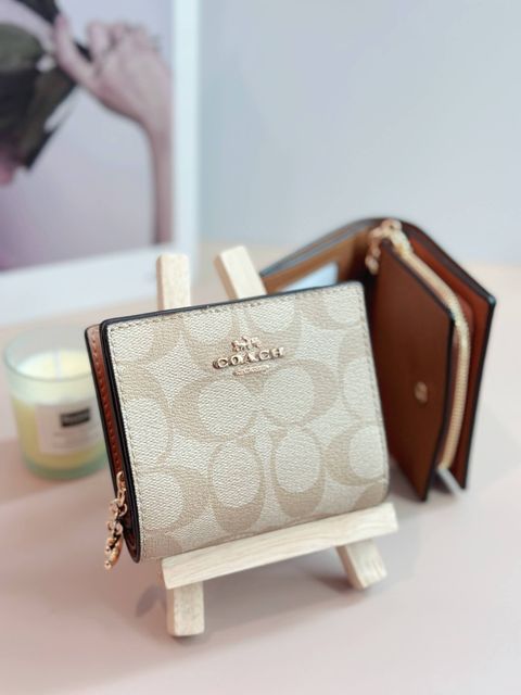 JuzBeauty_JuzBeautyMalaysia_JuzPretty_Authentic_Kbeauty_Malaysia_Skin_Care_Cosmetics_Jbeauty_Health_Care_korean_streetwear_US_Coach C3309 Snap Wallet In Signature Canvas IM Light Khaki Light Saddle2