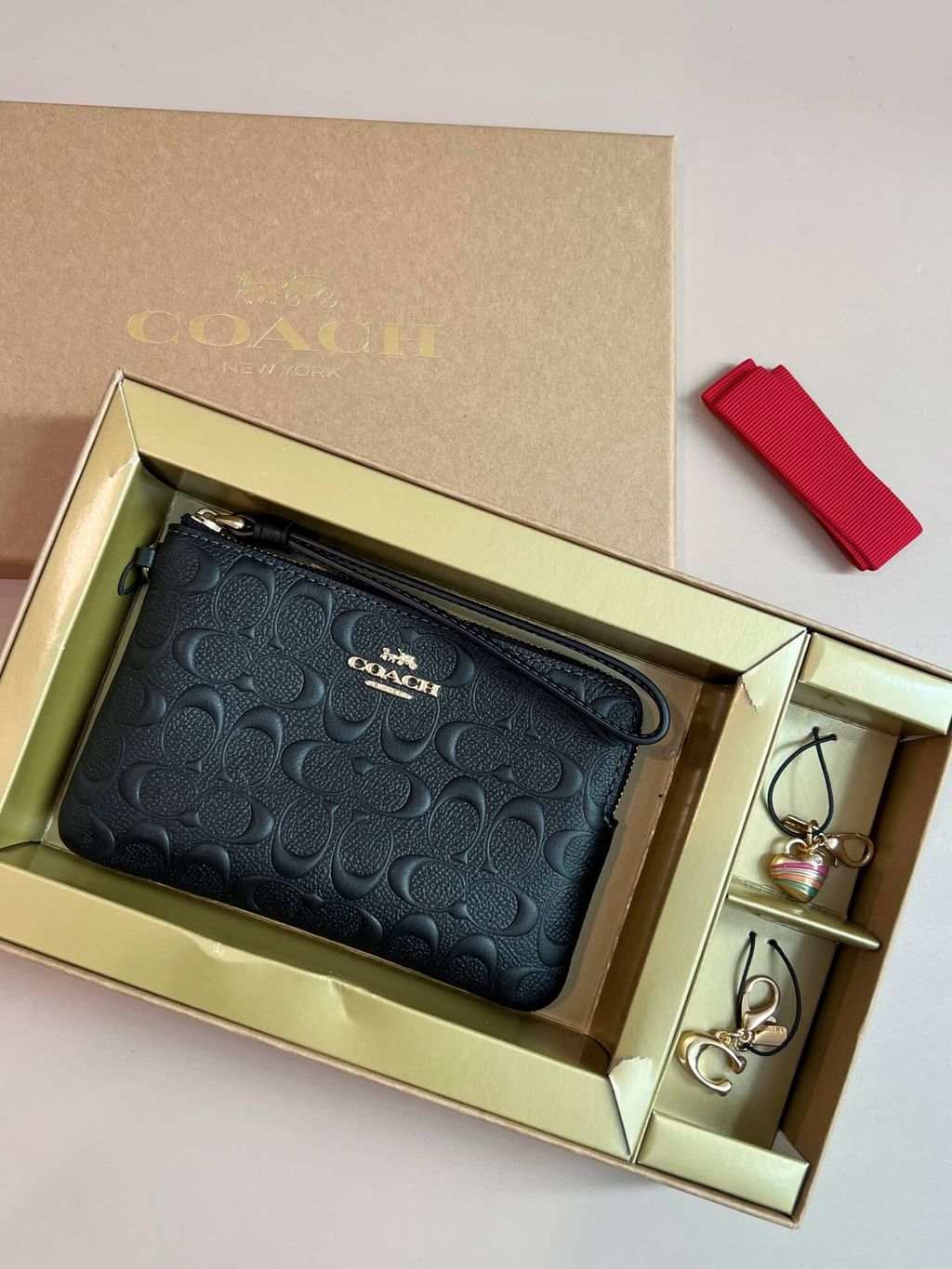 JuzBeauty_JuzBeautyMalaysia_JuzPretty_Authentic_Kbeauty_Malaysia_Skin_Care_Cosmetics_Jbeauty_Health_Care_korean_streetwear_US_COACH CF358 Boxed Corner Zip Wristlet with Signature Leather in Black