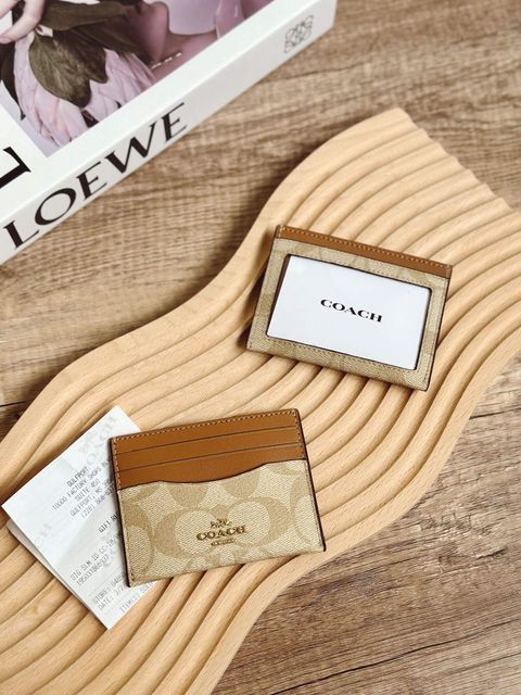 JuzBeauty_JuzBeautyMalaysia_JuzPretty_Authentic_Kbeauty_Malaysia_Skin_Care_Cosmetics_Jbeauty_Health_Care_korean_streetwear_US_COACH CH415 Slim Id Card Case in Signature Canvas Light Khaki