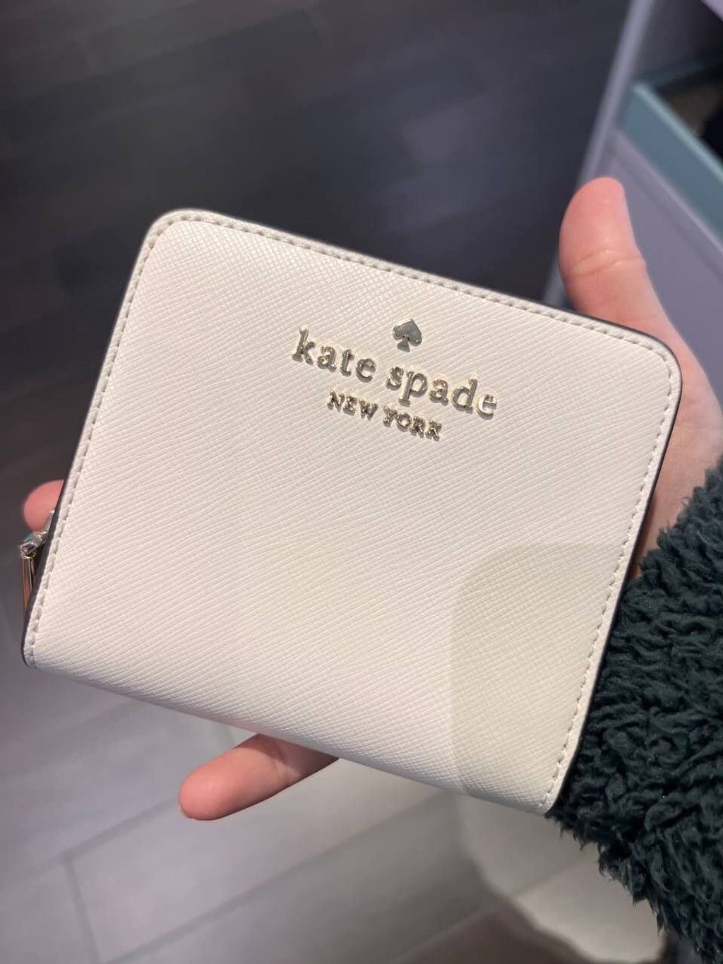 JuzBeauty_JuzBeautyMalaysia_JuzPretty_Authentic_Kbeauty_Malaysia_Skin_Care_Cosmetics_Jbeauty_Health_Care_korean_streetwear_US_Kate Spade WLR00634 Staci Small Zip around Leather Wallet Parchment