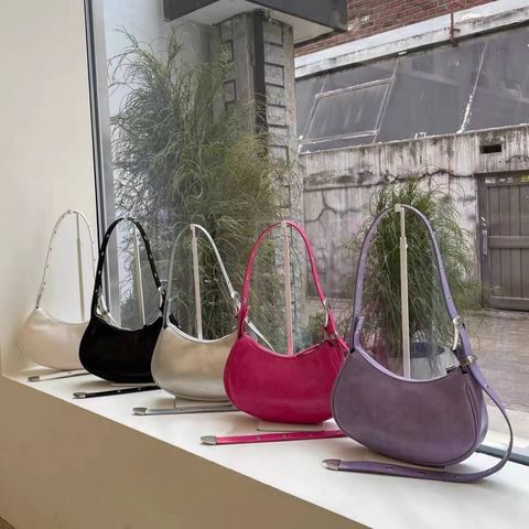 JuzBeauty_JuzBeautyMalaysia_JuzPretty_Authentic_Kbeauty_Malaysia_Skin_Care_Cosmetics_Jbeauty_Health_Care_korean_streetwear_US_FIND KAPOOR Belty Bag 25 Crinkled 斜挎包 腋下包 手提包 单肩包7