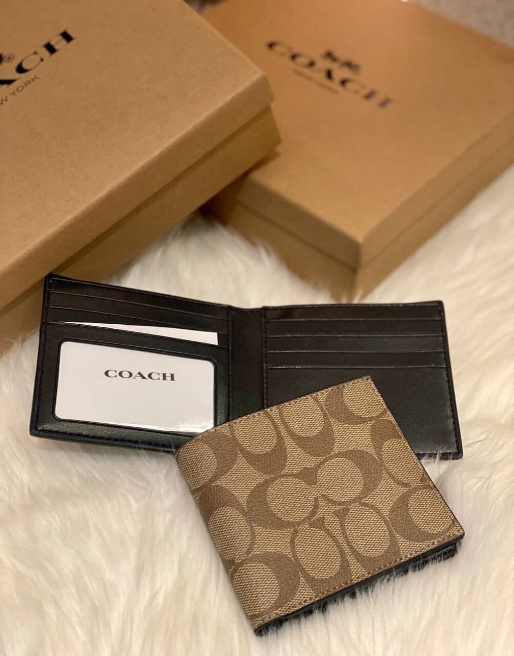 JuzBeauty_JuzBeautyMalaysia_JuzPretty_Authentic_Kbeauty_Malaysia_Skin_Care_Cosmetics_Jbeauty_Health_Care_korean_streetwear_US_COACH ID Billfold Wallet in Signature Canvas in Tan F66551 男士钱包2.jpg