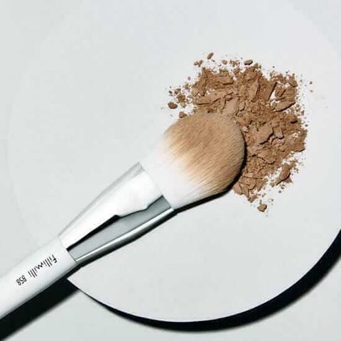 JuzBeauty_JuzBeautyMalaysia_JuzPretty_Authentic_Kbeauty_Malaysia_Skin_Care_Cosmetics_Jbeauty_Health_Care_korean_streetwear_fillimilli x Leo J Chin Contour Brush 858 下巴面型轮廓修容阴影刷8582