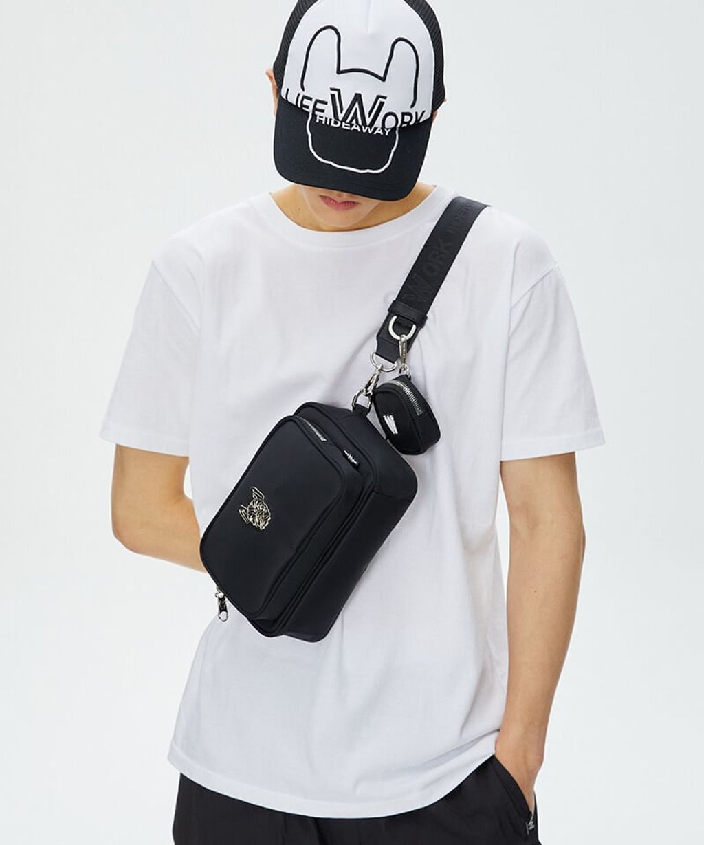 JuzBeauty_JuzBeautyMalaysia_JuzPretty_Authentic_Kbeauty_Malaysia_Skin_Care_Cosmetics_Jbeauty_Health_Care_korean_streetwear_LifeWork Metal Radok Camera Bag 相机包 LW235BG4081