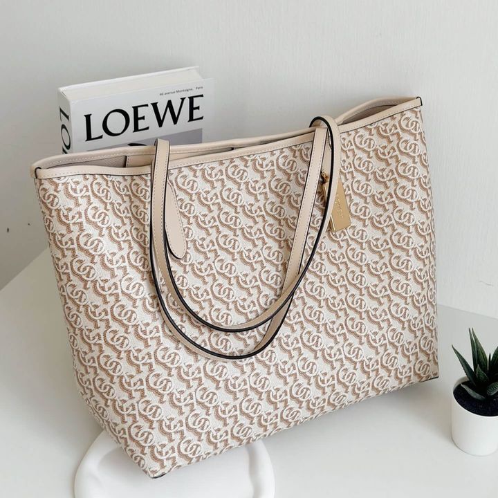 JuzBeauty-JuzBeautyMalaysia-JuzPretty-Authentic-Kbeauty-Malaysia-Skin-Care-Cosmetics-Jbeauty-Health-Care-korean-streetwear-COACH CF342 City Tote With Coach Monogram Print In Chalk 托特包3