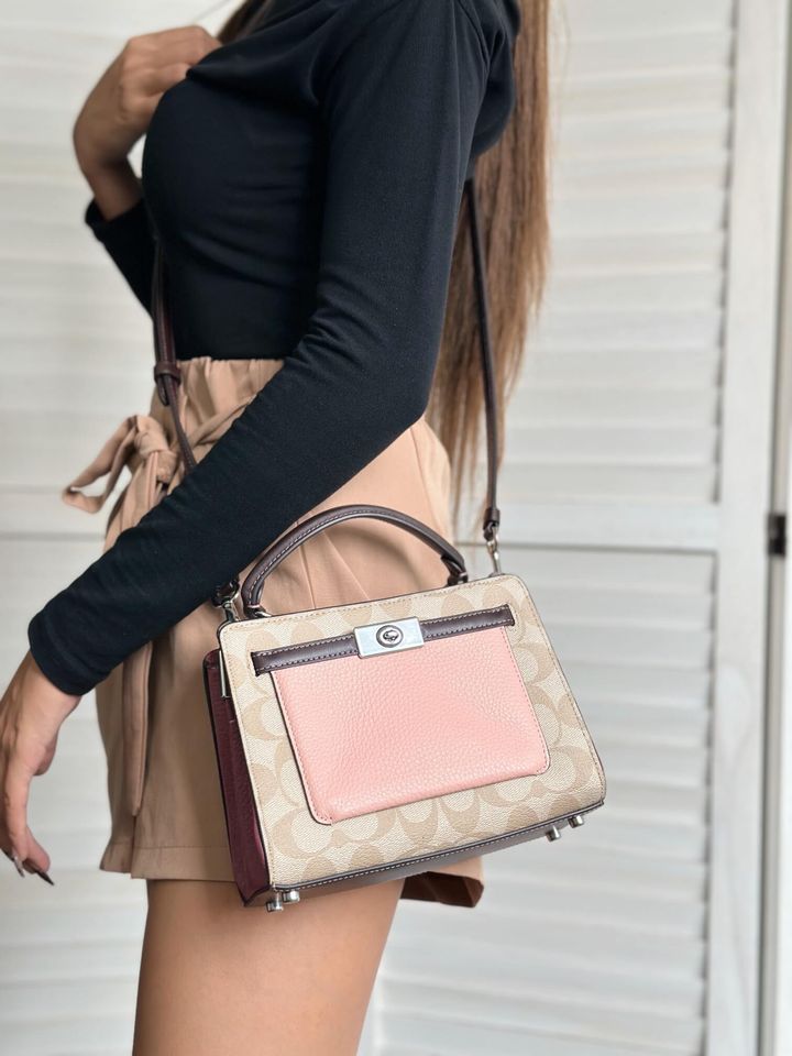 JuzBeauty-JuzBeautyMalaysia-JuzPretty-Authentic-Kbeauty-Malaysia-Skin-Care-Cosmetics-Jbeauty-Health-Care-korean-streetwear-COACH C8318 Mini Lane Top Handle In Colorblock Signature Canvas In Lt Pink Multi 迷你贵妃包4.jpg