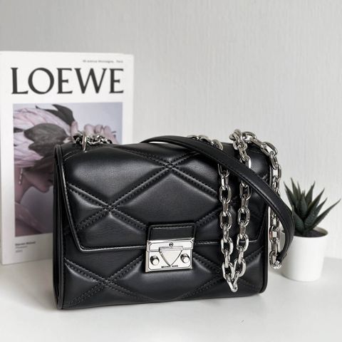 JuzBeauty-JuzBeautyMalaysia-JuzPretty-Authentic-Kbeauty-Malaysia-Skin-Care-Cosmetics-Jbeauty-Health-Care-korean-streetwear-MK MICHAEL KORS 35S2SNRL2U Serena Medium Cross Body Bag In Black 链条包3