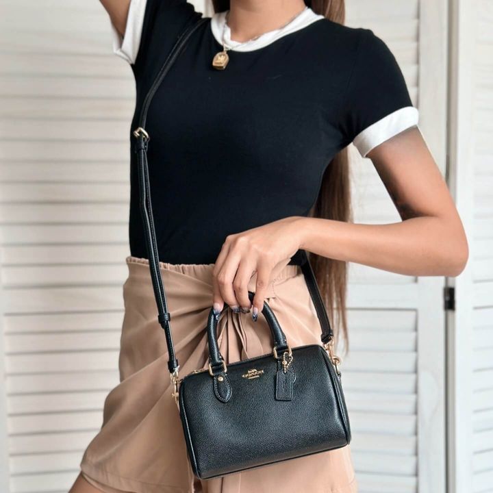 JuzBeauty-JuzBeautyMalaysia-JuzPretty-Authentic-Kbeauty-Malaysia-Skin-Care-Cosmetics-Jbeauty-Health-Care-korean-streetwear-COACH CH157 Mini Rowan Crossbody In Black 枕头包2