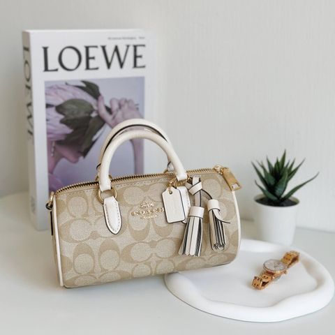 JuzBeauty_JuzBeautyMalaysia_JuzPretty_Authentic_Kbeauty_Malaysia_Skin_Care_Cosmetics_Jbeauty_Health_Care_korean_streetwear_US_Luxury_COACH CK689 Lacey Crossbody In Signature Canvas in Light Khaki Chalk2