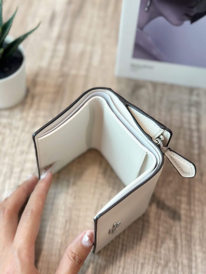 JuzBeauty_JuzBeautyMalaysia_JuzPretty_Authentic_Kbeauty_Malaysia_Skin_Care_Cosmetics_Jbeauty_Health_Care_korean_streetwear_US_Luxury_COACH CM761 Micro Wallet in Signature Canvas In Sv Light Khaki 钱包3.jpg