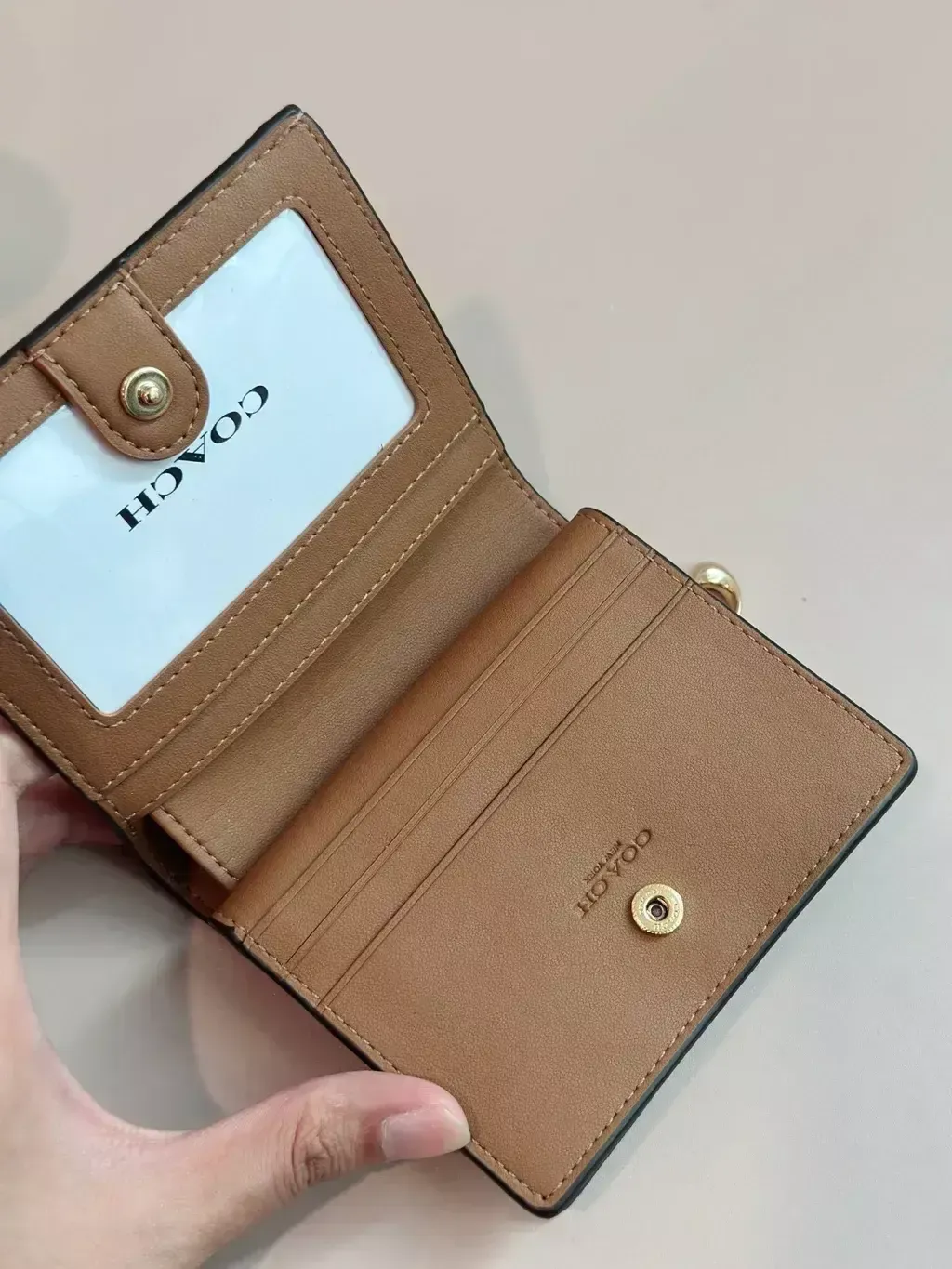 JuzBeauty_JuzBeautyMalaysia_JuzPretty_Authentic_Kbeauty_Malaysia_Skin_Care_Cosmetics_Jbeauty_Health_Care_korean_streetwear_US_Luxury_COACH C3309 Snap Wallet In Signature Canvas Light Khaki Saddle 钱包2