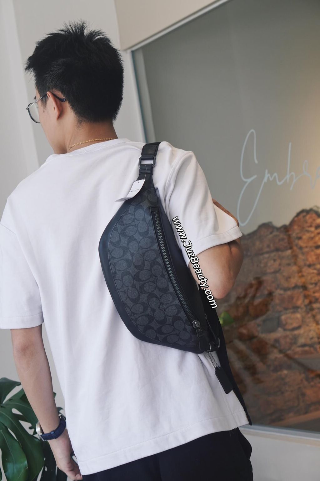 JuzBeauty_JuzBeautyMalaysia_JuzPretty_Authentic_Kbeauty_Malaysia_Skin_Care_Cosmetics_Jbeauty_Health_Care_korean_streetwear_US_Luxury_COACH F78777 Warren Belt Bag In Signature Canvas Charcoal Black 男士胸包1