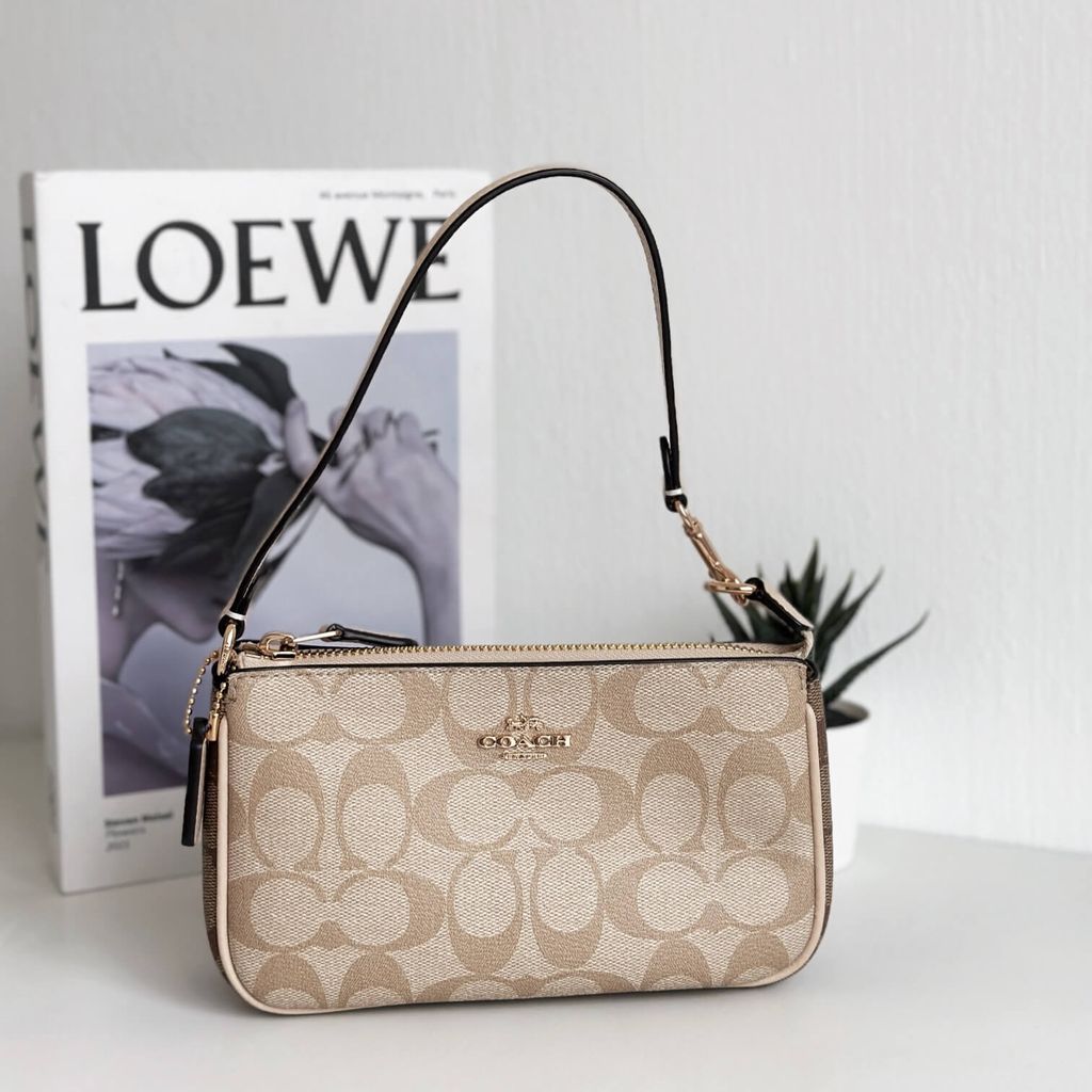 JuzBeauty_JuzBeautyMalaysia_JuzPretty_Authentic_Kbeauty_Malaysia_Skin_Care_Cosmetics_Jbeauty_Health_Care_korean_streetwear_US_Luxury_COACH CA444 Nolita 19 In Blocked Signature Canvas In Khaki 麻将包2