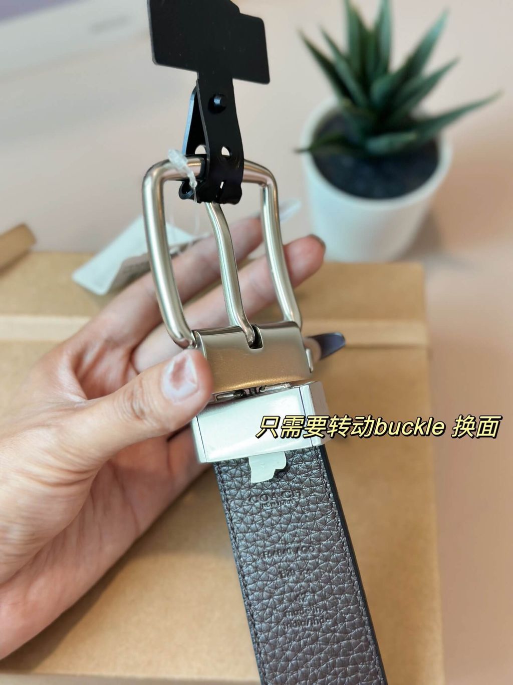 JuzBeauty_JuzBeautyMalaysia_JuzPretty_Authentic_Kbeauty_Malaysia_Skin_Care_Cosmetics_Jbeauty_Health_Care_korean_streetwear_US_Luxury_COACH F64840 Wide Harness Cut-to-size Reversible Pebble Leather Belt 男款腰带2.jpg