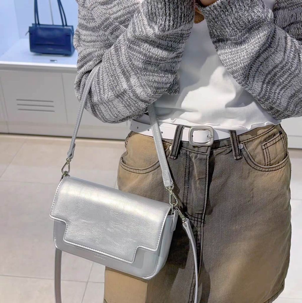 【FINDKAPOOR】 LIA BAG 19 CRINKLED FIND KAPOOR Lia Bag 19 单肩包– JuzBeauty Malaysia | 100