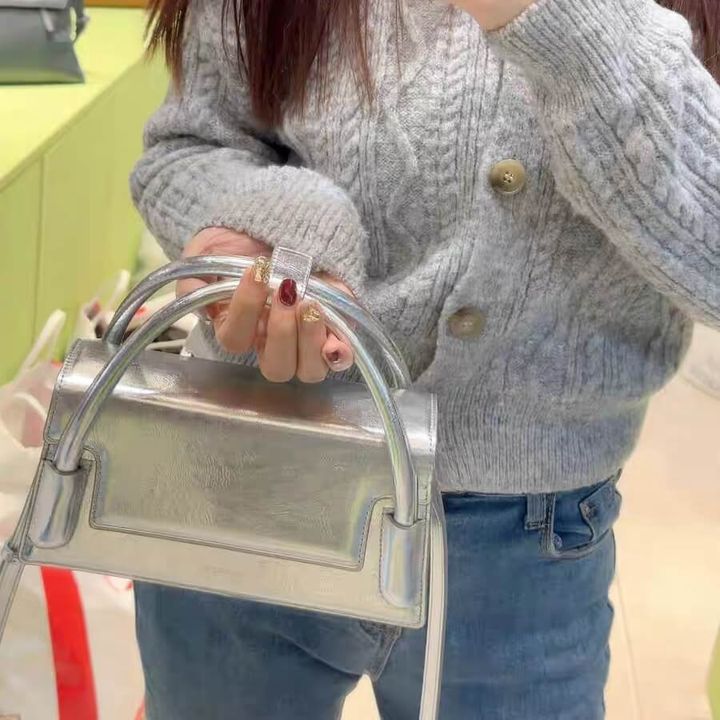 JuzBeauty-JuzBeautyMalaysia-JuzPretty-Authentic-Kbeauty-Malaysia-Skin-Care-Cosmetics-Jbeauty-Health-Care-korean-streetwear-FIND KAPOOR Marty Wedge Bag 22 Crinkled 翻盖斜背梯形包6