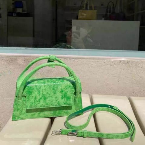 JuzBeauty-JuzBeautyMalaysia-JuzPretty-Authentic-Kbeauty-Malaysia-Skin-Care-Cosmetics-Jbeauty-Health-Care-korean-streetwear-FIND KAPOOR Marty Wedge Bag 22 Crinkled 翻盖斜背梯形包7