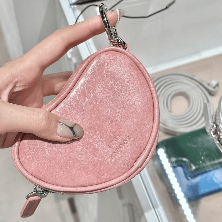 JuzBeauty-JuzBeautyMalaysia-JuzPretty-Authentic-Kbeauty-Malaysia-Skin-Care-Cosmetics-Jbeauty-Health-Care-korean-streetwear-FIND KAPOOR Heart Mini Pouch 迷你爱心零钱包5