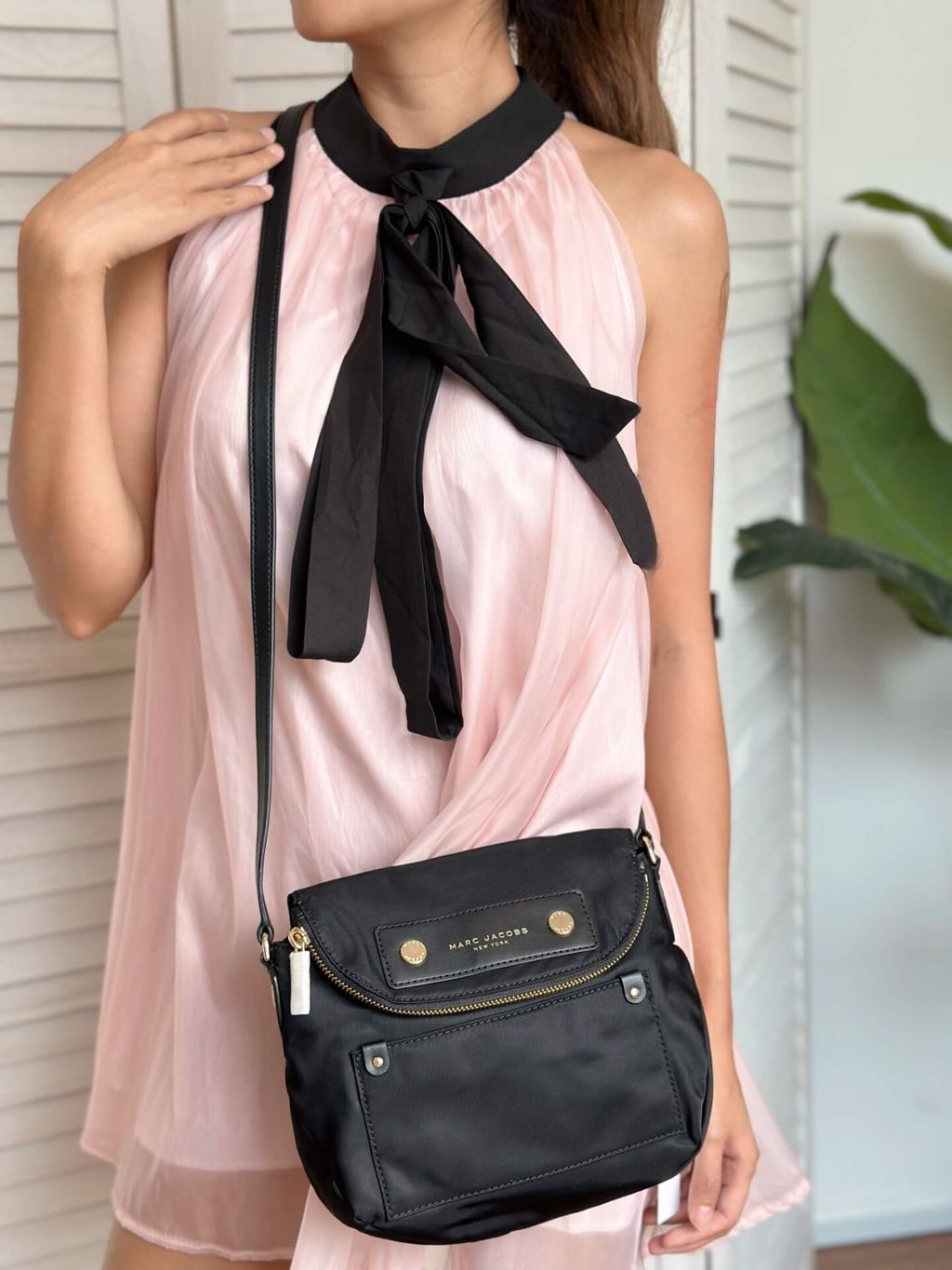 JuzBeauty_JuzBeautyMalaysia_JuzPretty_Authentic_Kbeauty_Malaysia_Skin_Care_Cosmetics_Jbeauty_Health_Care_korean_streetwear_US_Luxury_MARC JACOBS M0012909 Preppy Nylon Mini Natasha Crossbody Bag In Black 斜挎包1